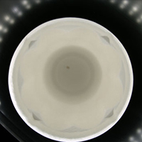 內(nèi)壁底部黃斑